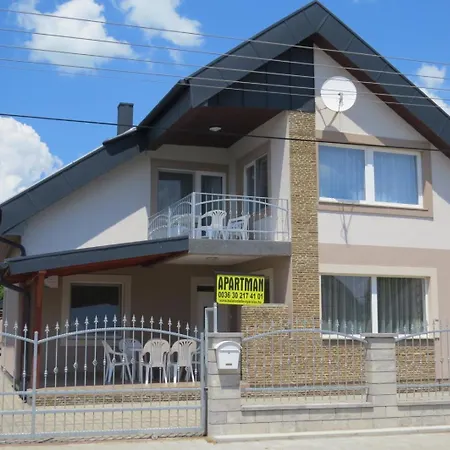 11 Feroehelyes アパート バラトンレッレ