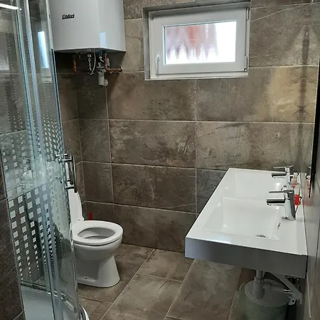 דירה 11 Feroehelyes בלטונללה