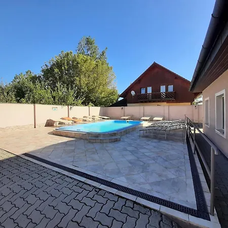 11 Feroehelyes バラトンレッレ