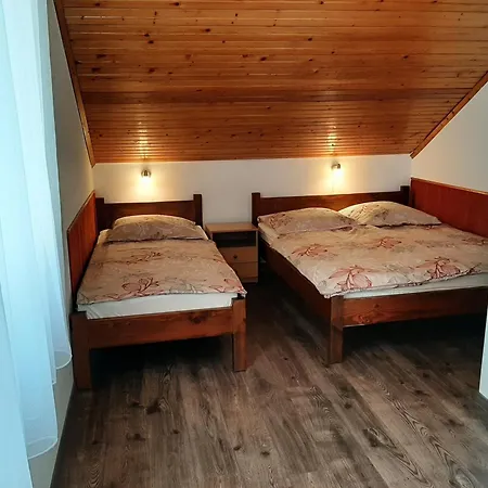 アパート 11 Feroehelyes *