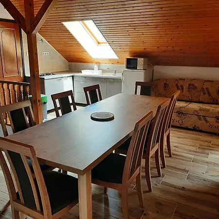 11 Feroehelyes דירה בלטונללה